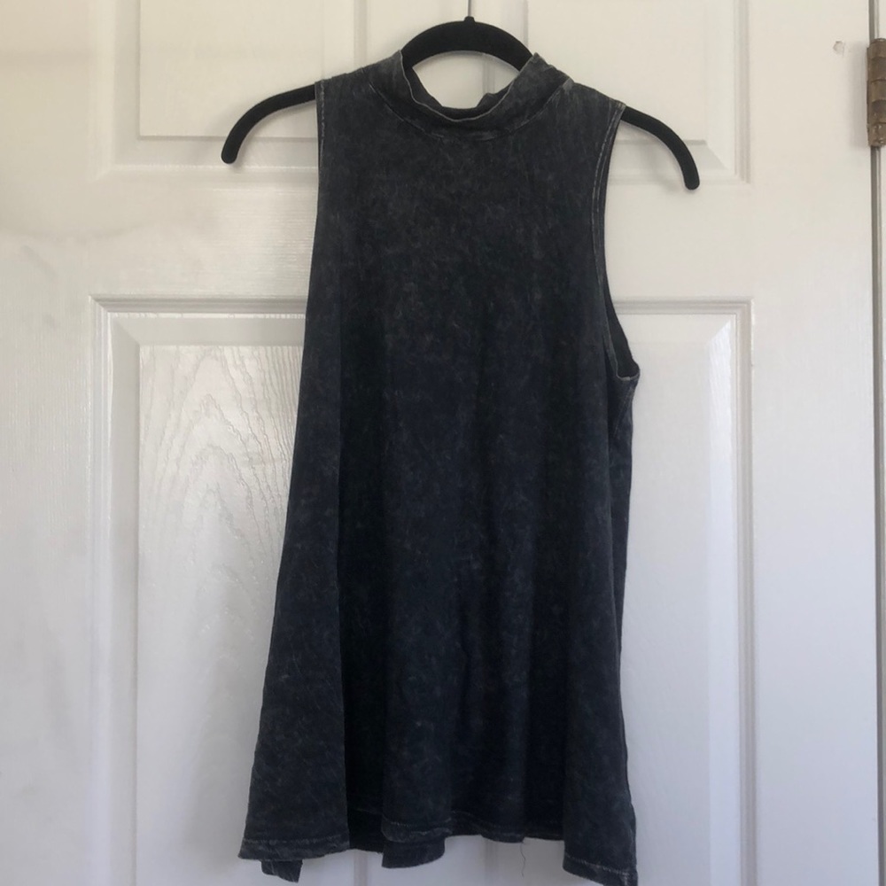 Acid wash sleeveless tank